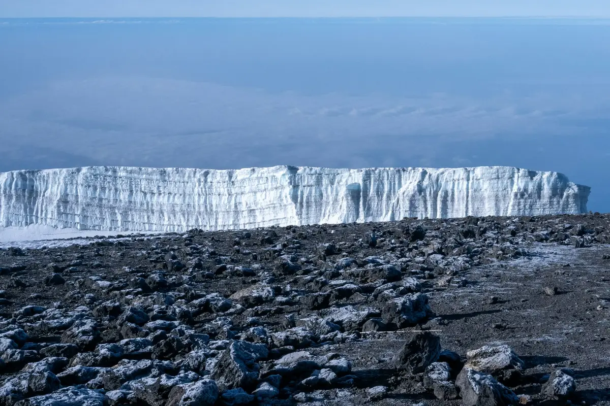 Lodowiec na szczycie Kilimandżaro przy Uhuru Peak