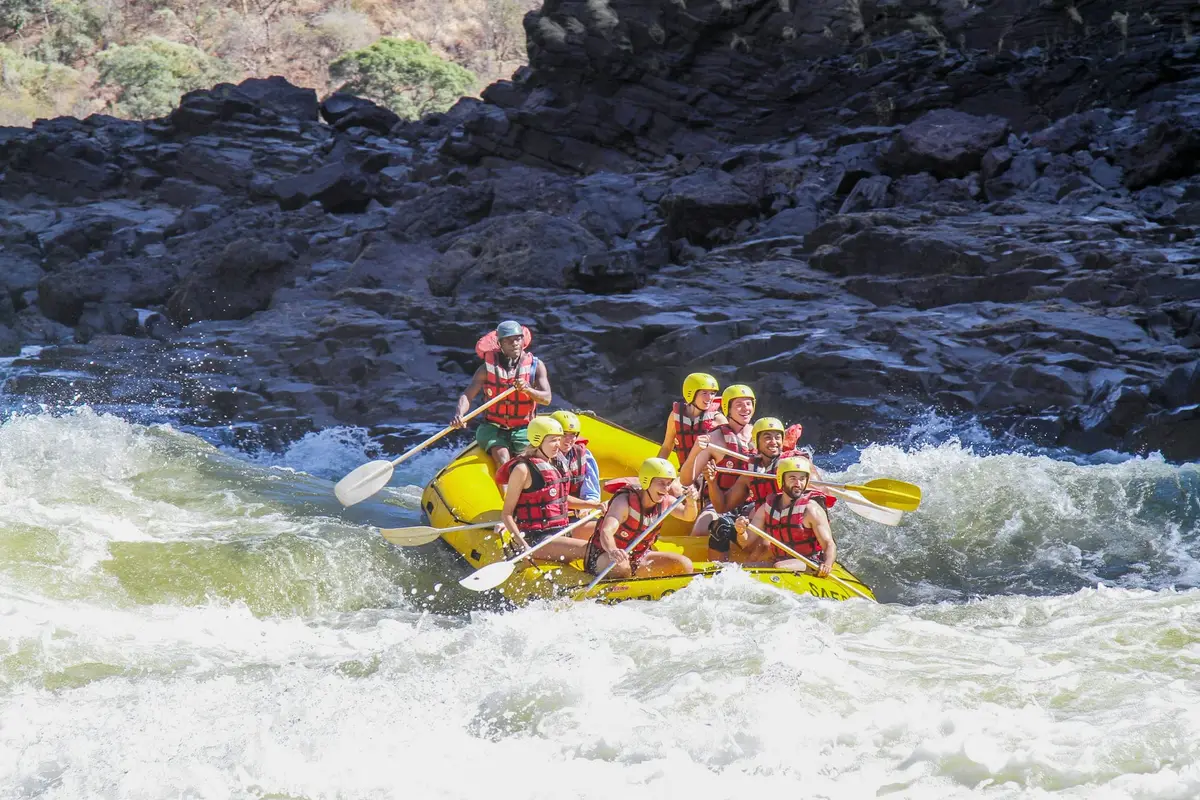 Rafting na bystrzach Zambezi poniżej Wodospadów Wiktorii